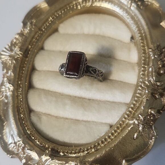 SILPADA “ SUNGLOW” Ring. SIZE 7 Sterling Silver And Garnet - Picture 2 of 4